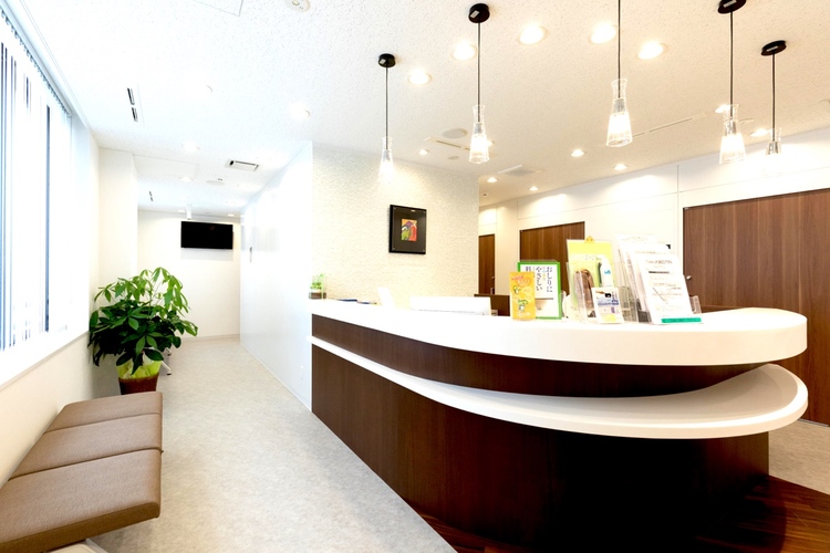 草加西口大腸肛門クリニックでの【おしりから何かがとび出てくるとき】の診療